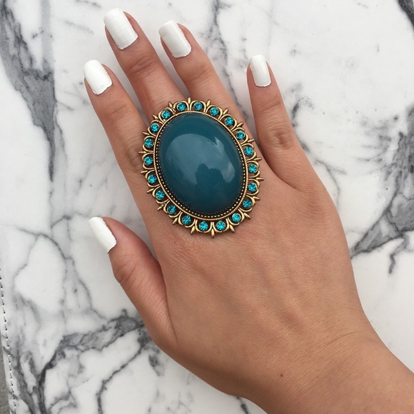 Statement Ring - Picture 2 of 6